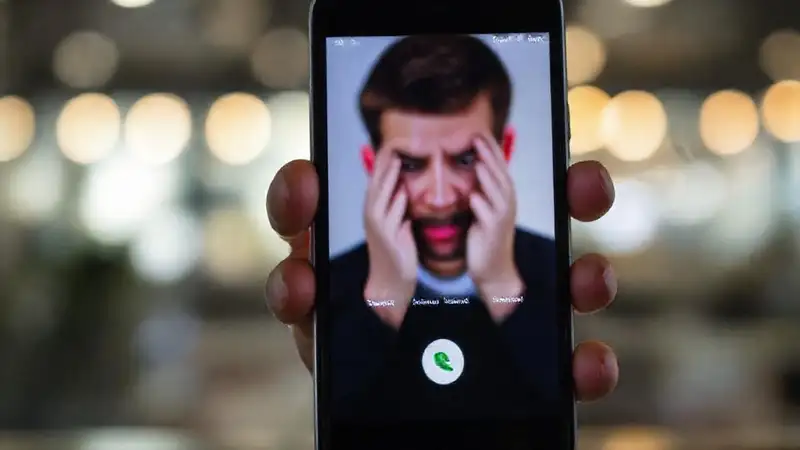 Un smartphone frustrante bloquea una llamada