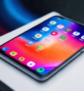 Un teléfono Android multitarea con estilo