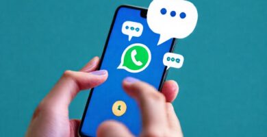 Un smartphone conecta con claridad y alegría