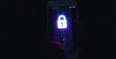 Un smartphone protege un mensaje secreto