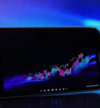 Interfaz tecnológica sincroniza datos visualmente moderna