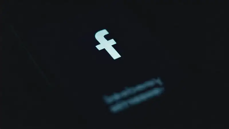 Pantalla digital oculta un cumpleaños misterioso