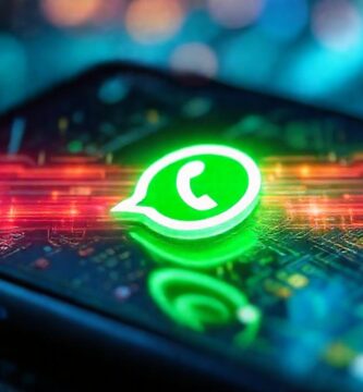 Smartphone futurista con datos vibrantes