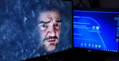 El hombre resolvió el error del ordenador