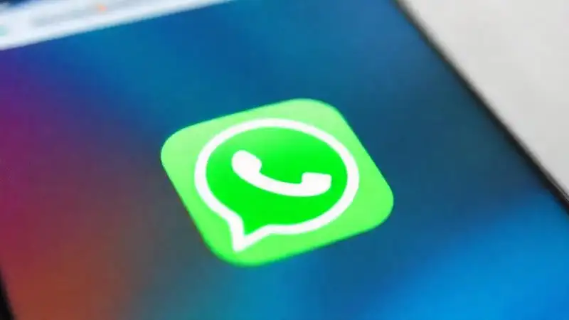 WhatsApp ofrece una interfaz digital brillante
